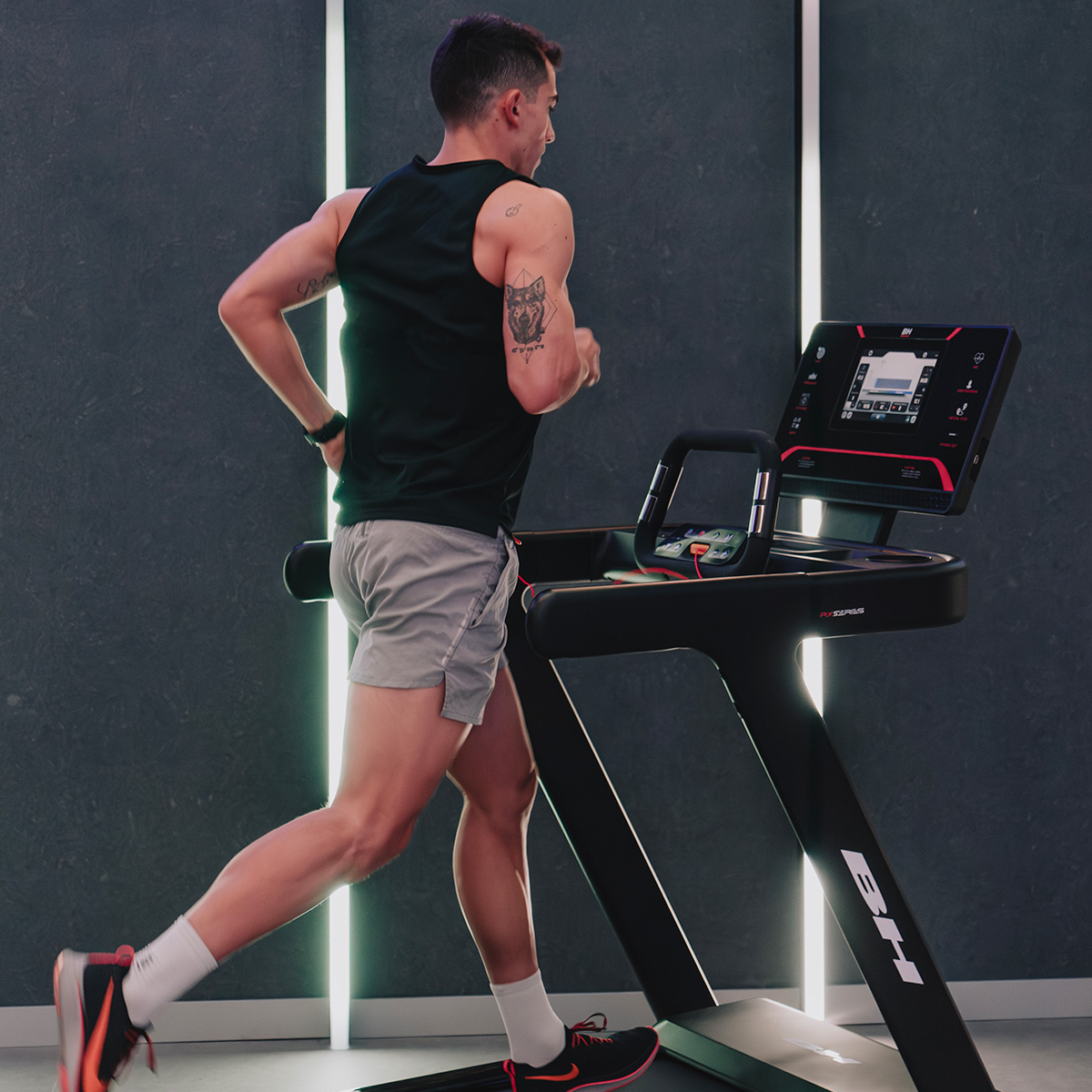 bh-fitness-rx7-multimedia-g6173tft-tapis-roulant-10 image 7