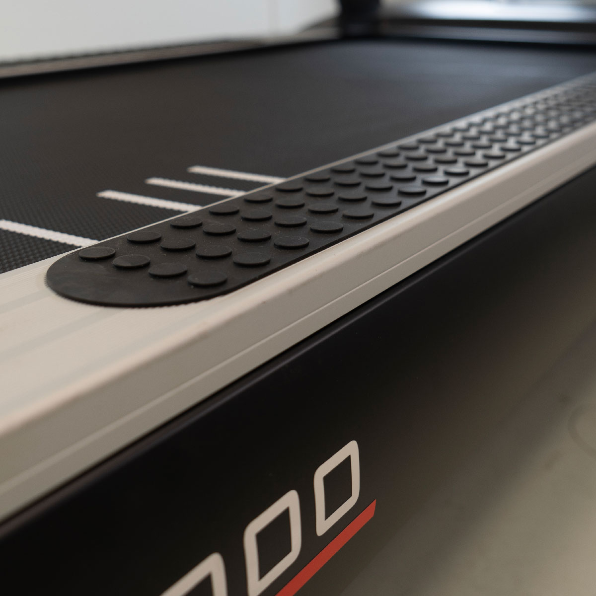 bh-fitness-rs2000-led-g6514-tapis-roulant-design-robusto-bluetooth image 8