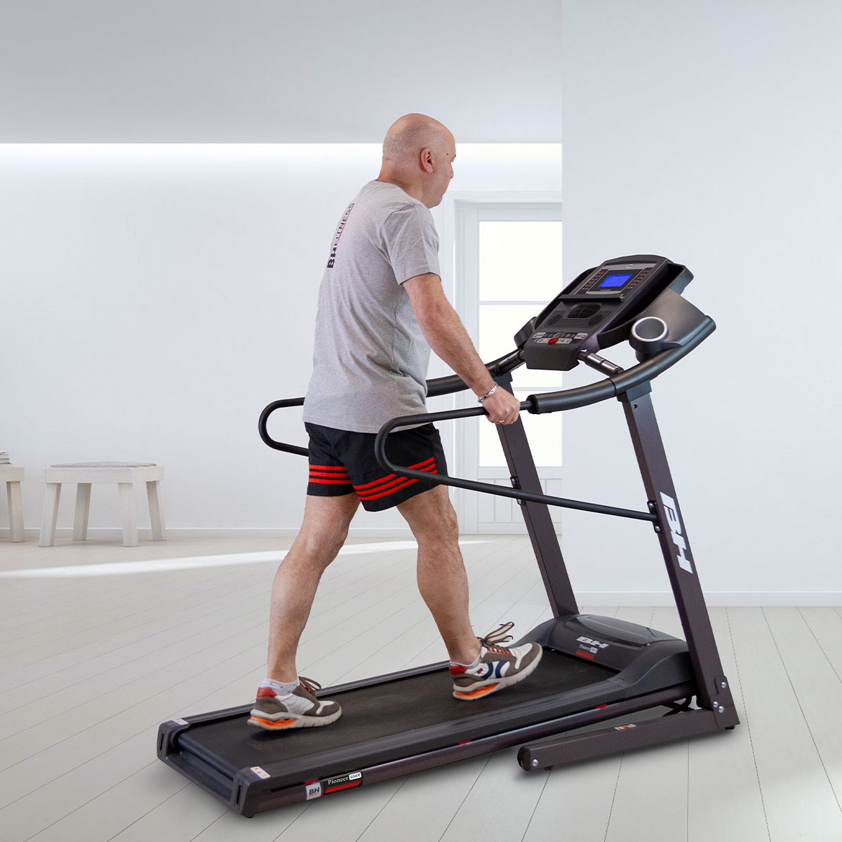 bh-fitness-pioneer-senior-g6484h-tapis-roulant-pieghevole-con-corrimano image 6
