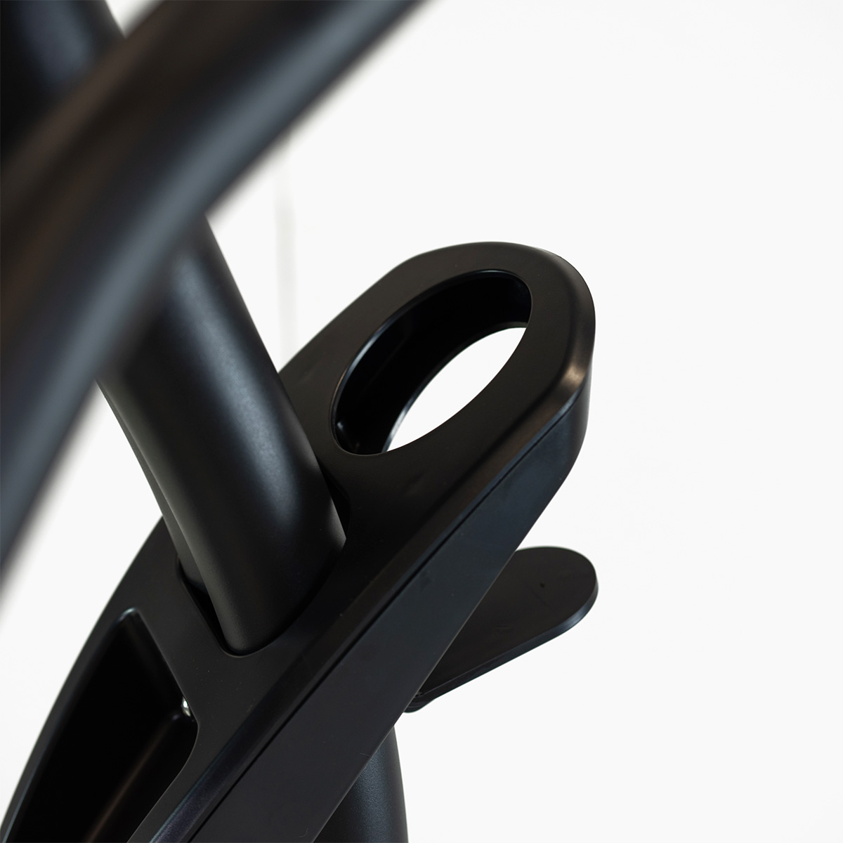 bh-fitness-carbon-bike-rs-h8705btft-cyclette-indoor-multimedia image 6