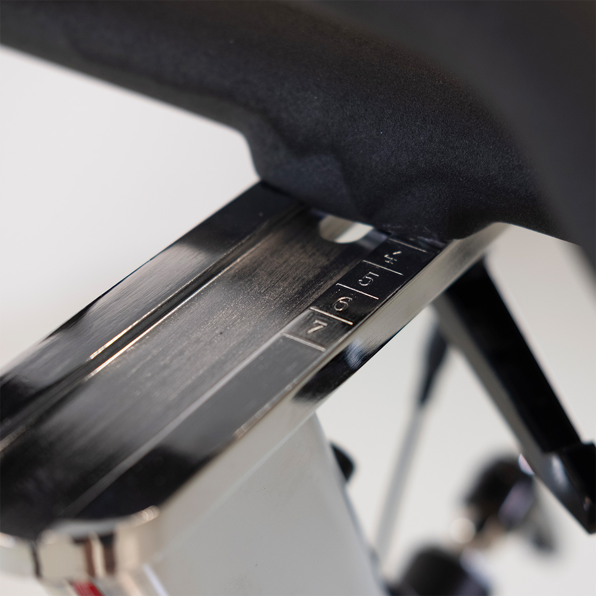bh-fitness-nytro-h9177-indoor-bike-volano-22kg image 3
