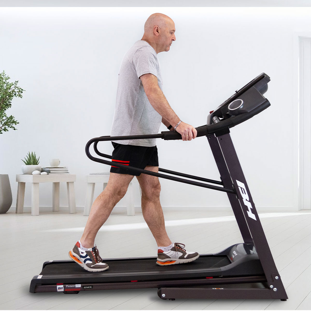 bh-fitness-pioneer-senior-g6484h-tapis-roulant-pieghevole-con-corrimano image 7